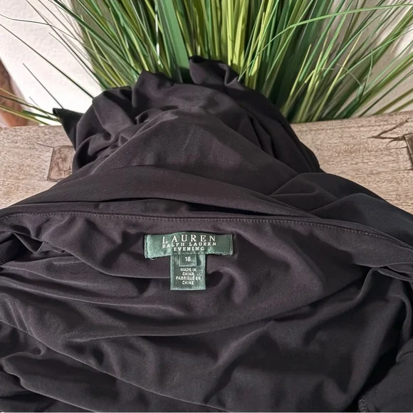 Lauren Ralph Lauren Black One-Shoulder Evening Dress - Picture 7 of 8